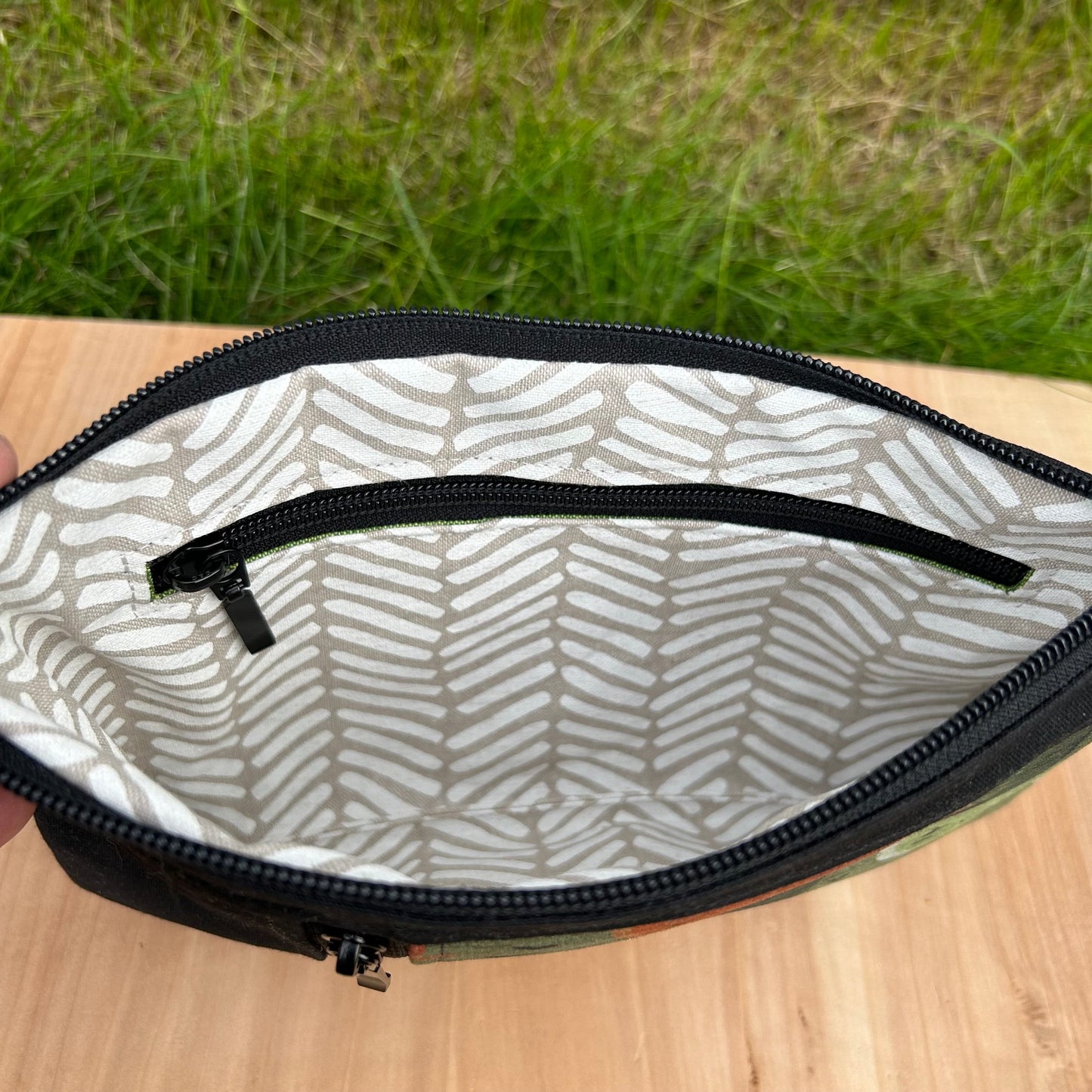 Zippy Crossbody Bag - Cheeky Cactus