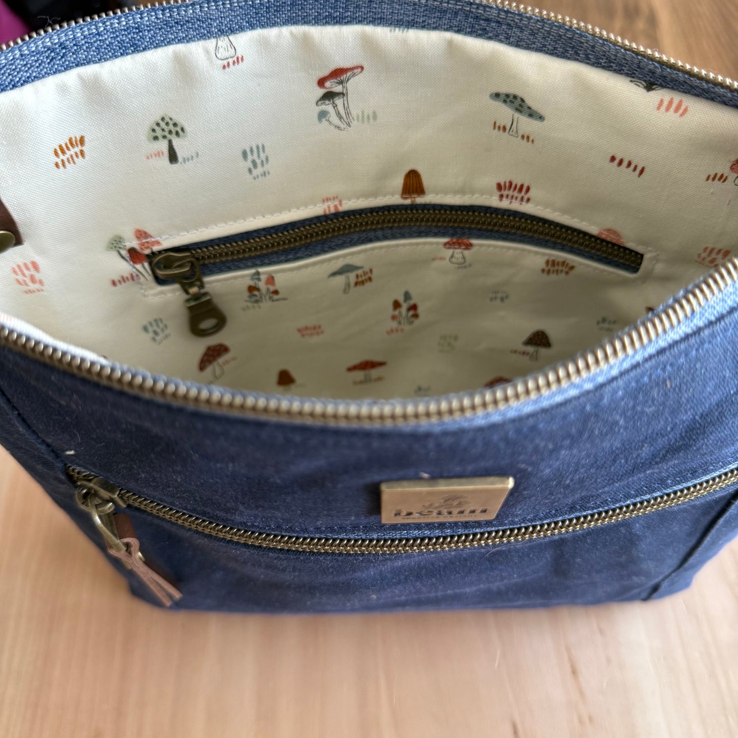 Cambridge Crossbody Bag - Navy
