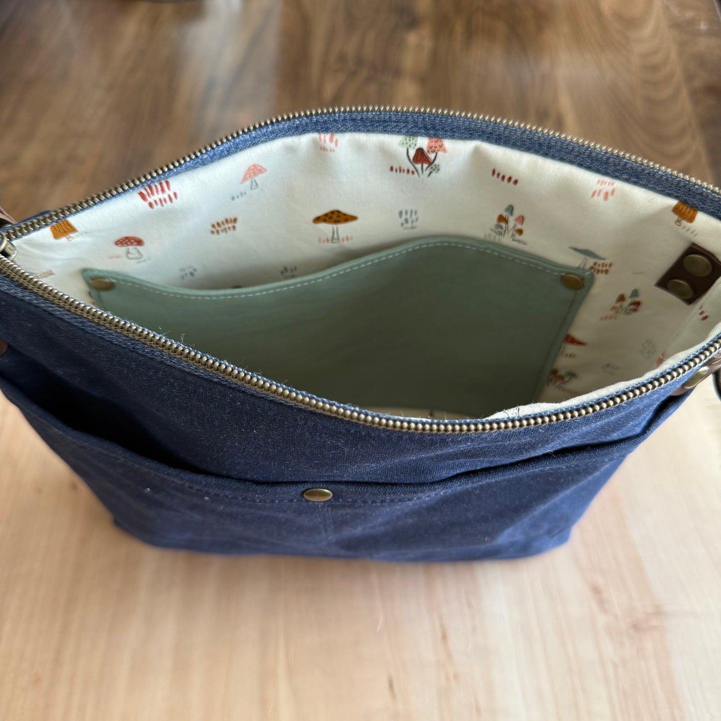 Cambridge Crossbody Bag - Navy