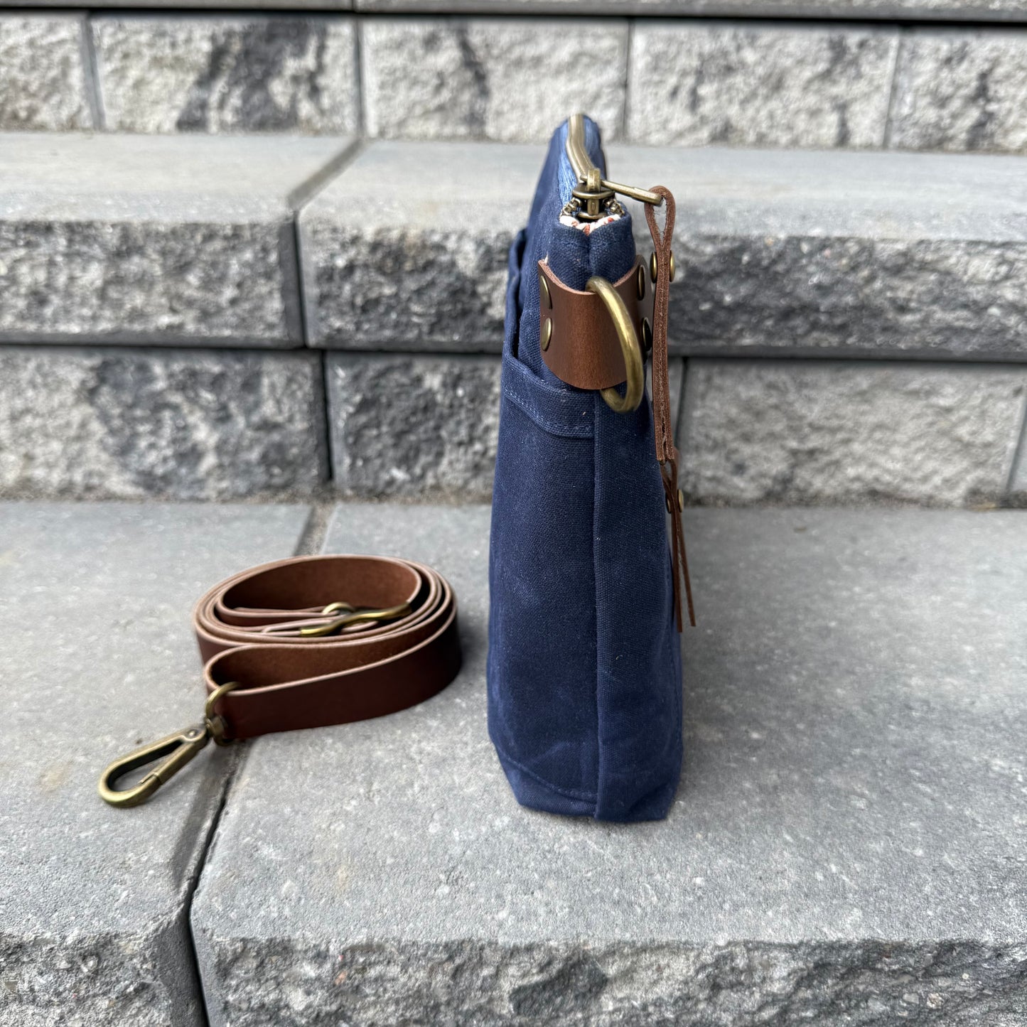 Cambridge Crossbody Bag - Navy