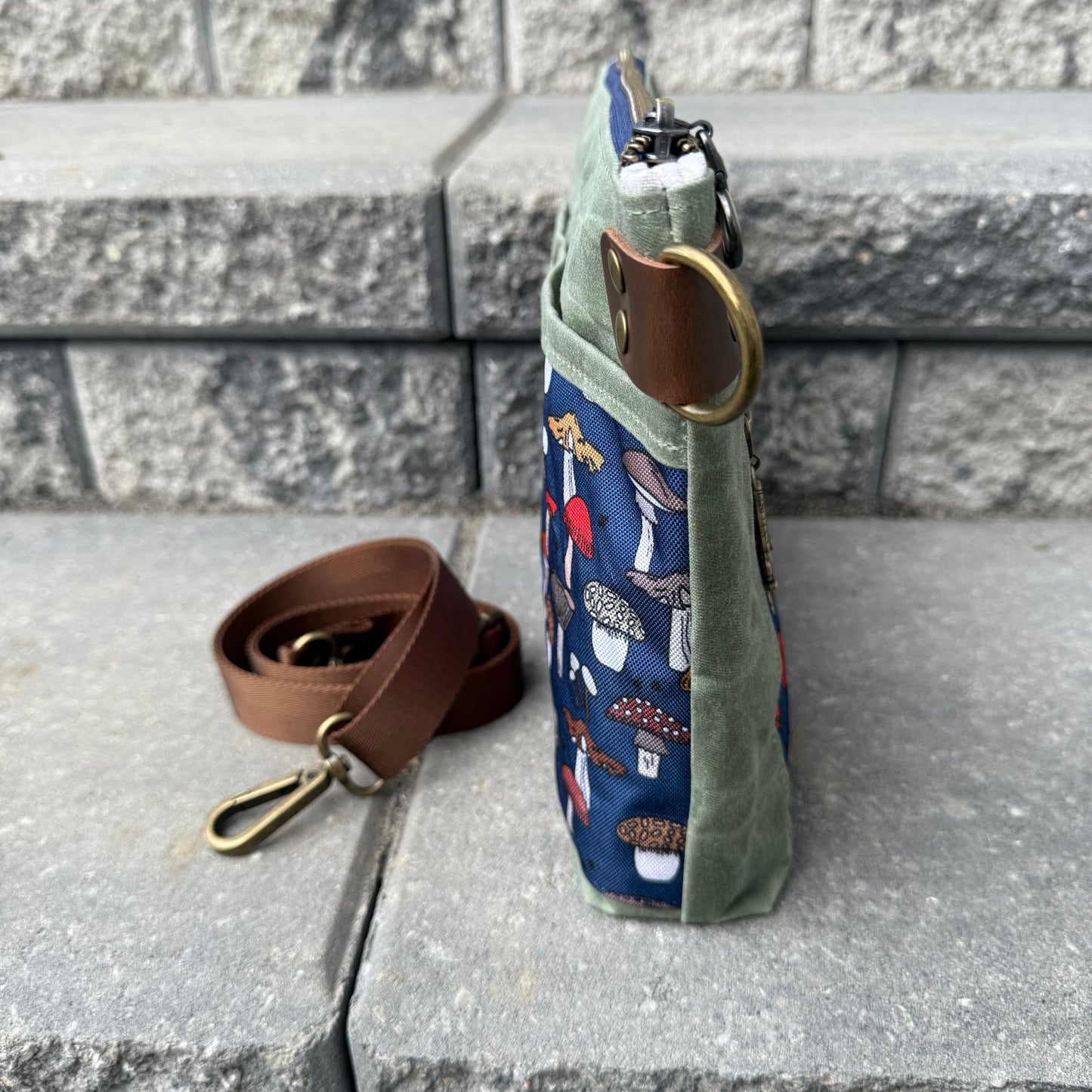 Cambridge Crossbody Bag - Mushroom