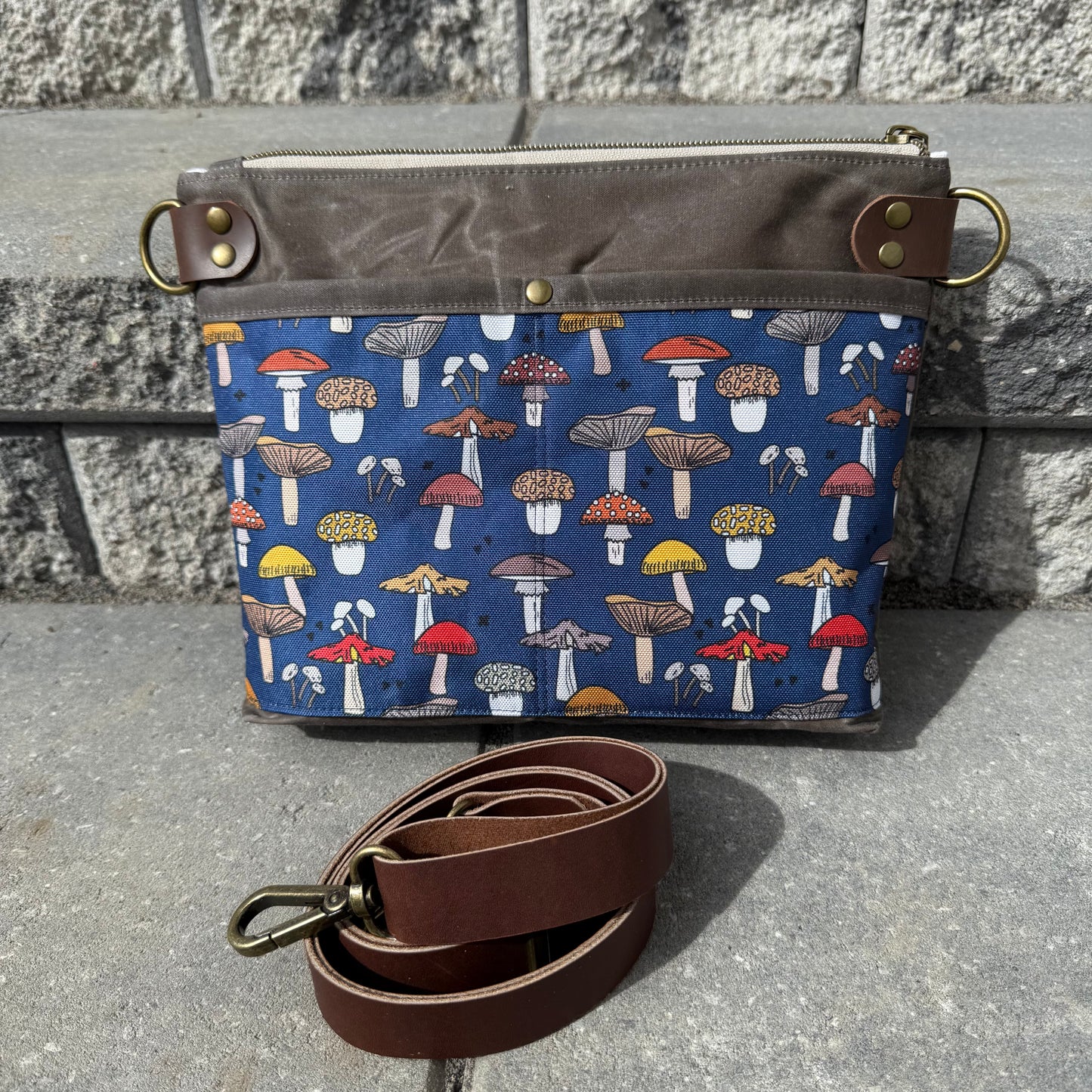 Cambridge Crossbody Bag - Mushroom