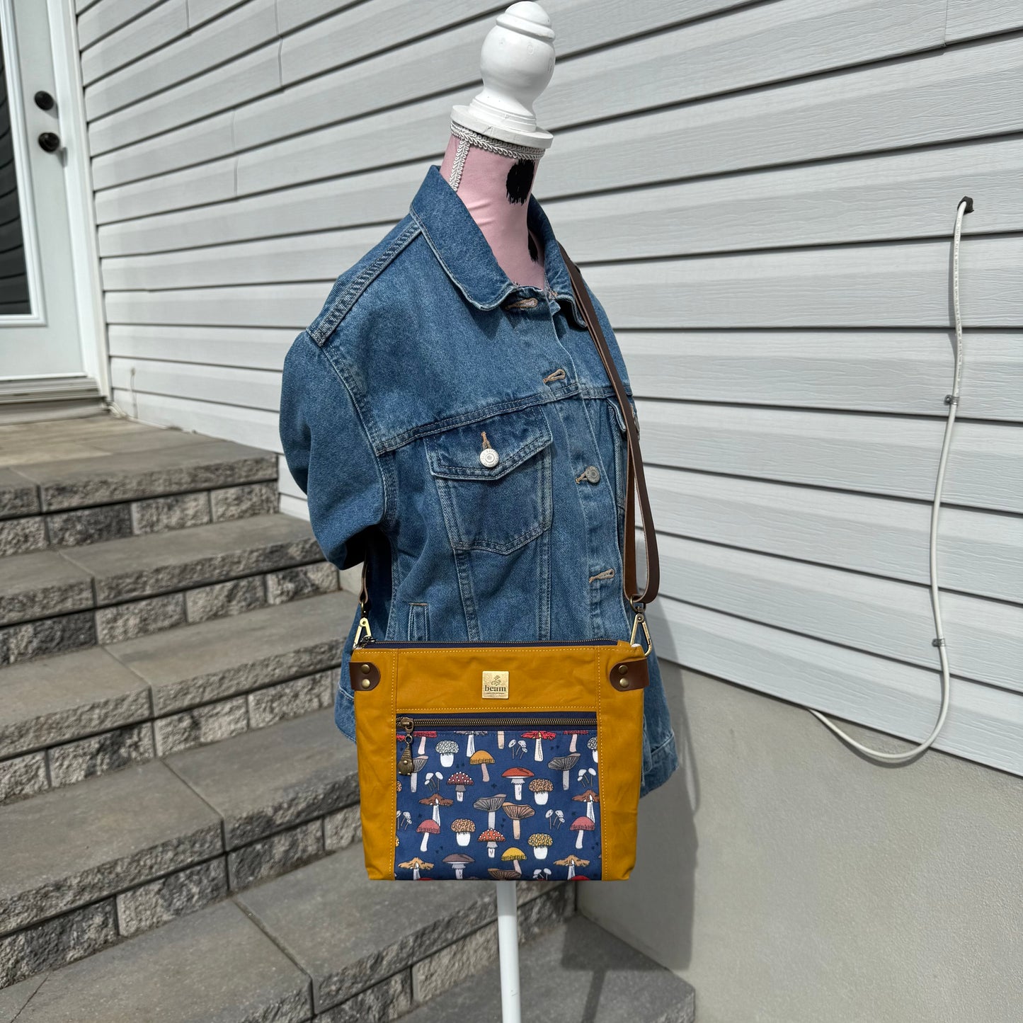 Cambridge Crossbody Bag - Mushroom