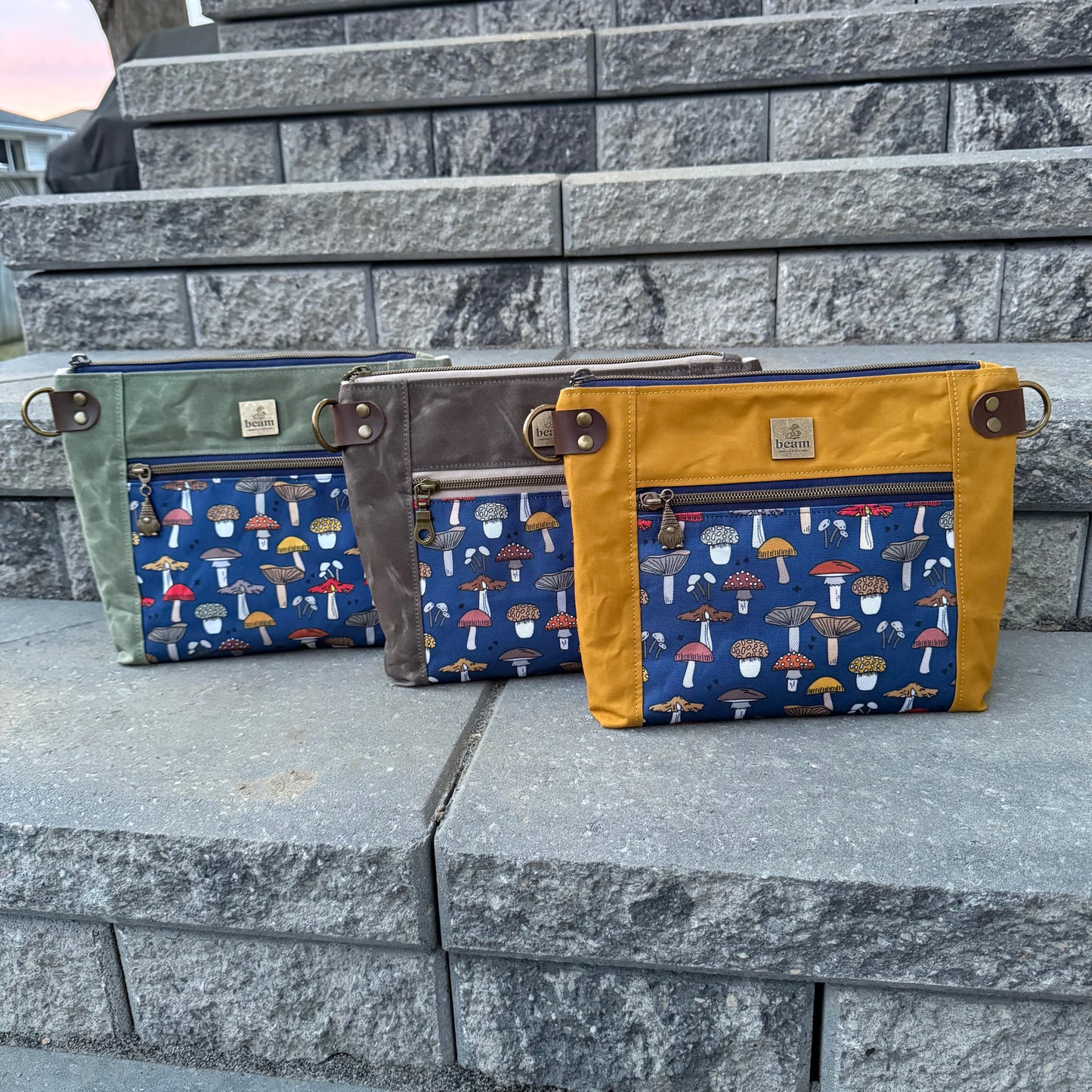 Cambridge Crossbody Bag - Mushroom