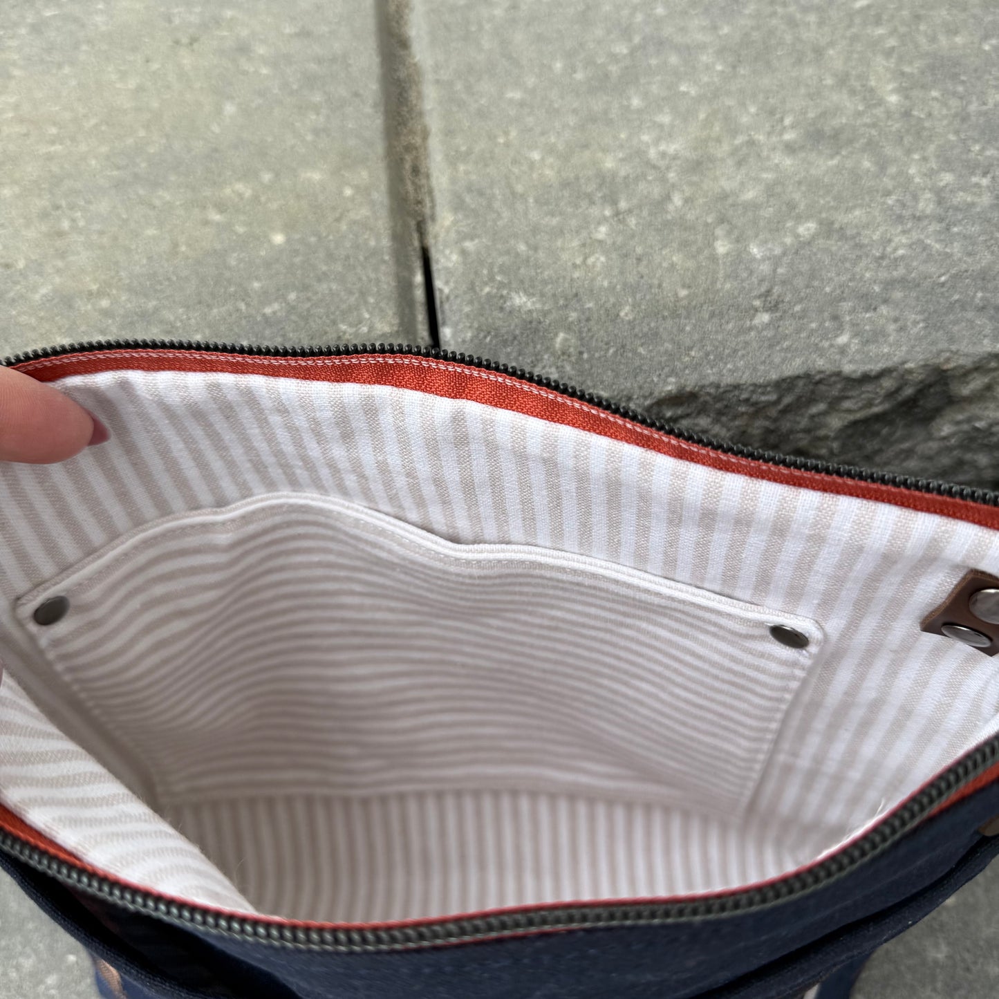 Cambridge Crossbody Bag - Navy Mushroom