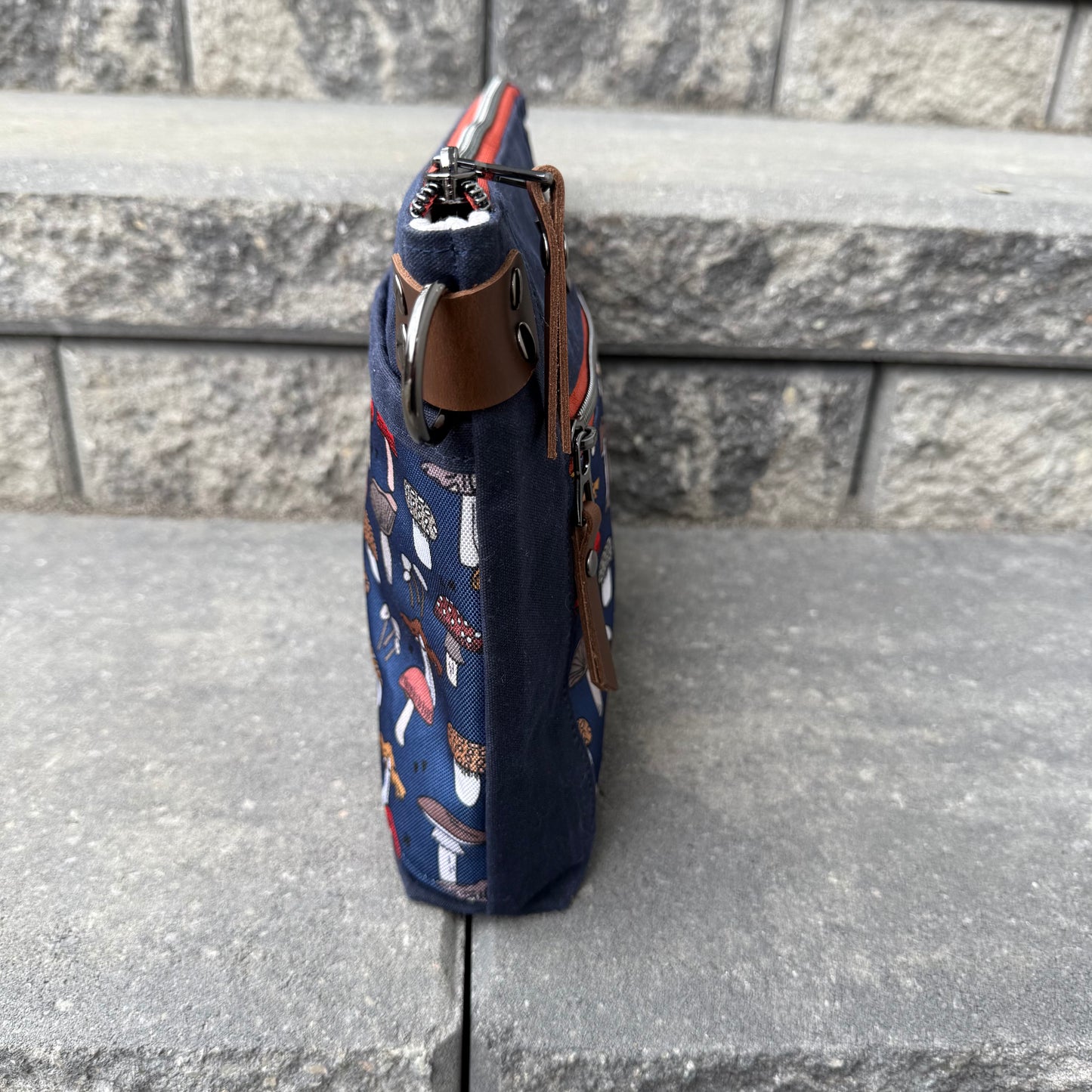 Cambridge Crossbody Bag - Navy Mushroom