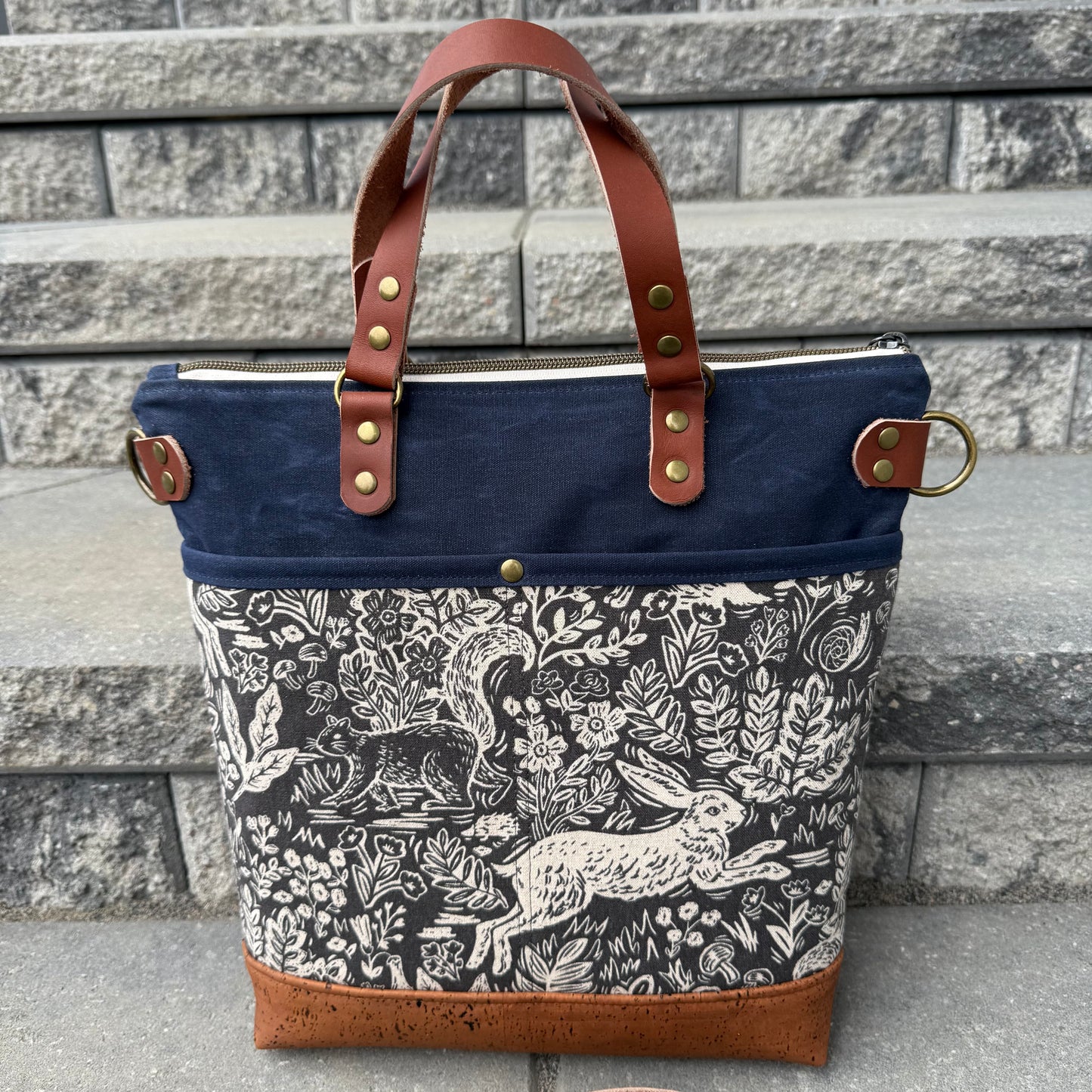 Aberdeen Tote - Rabbit in the Garden