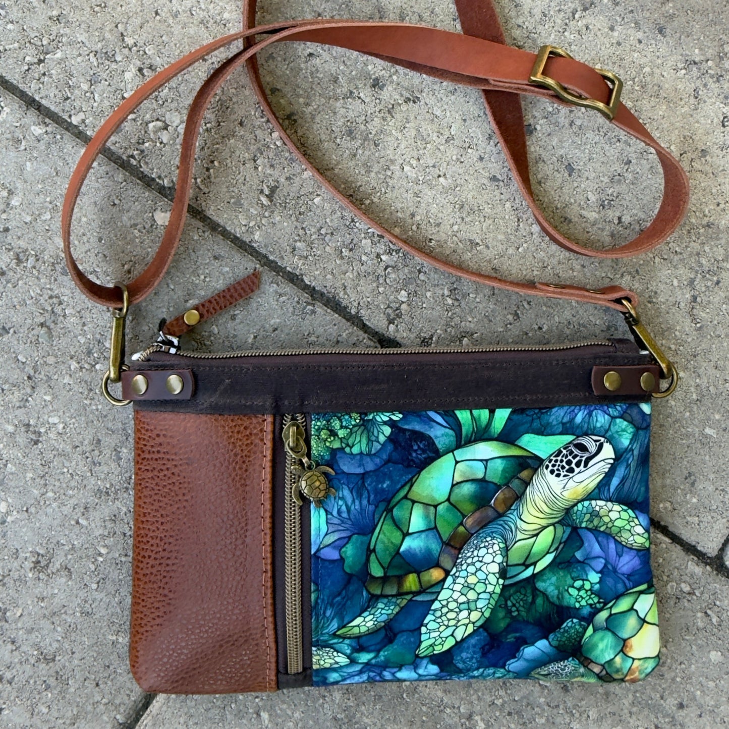 Zippy Crossbody Bag - Turtles