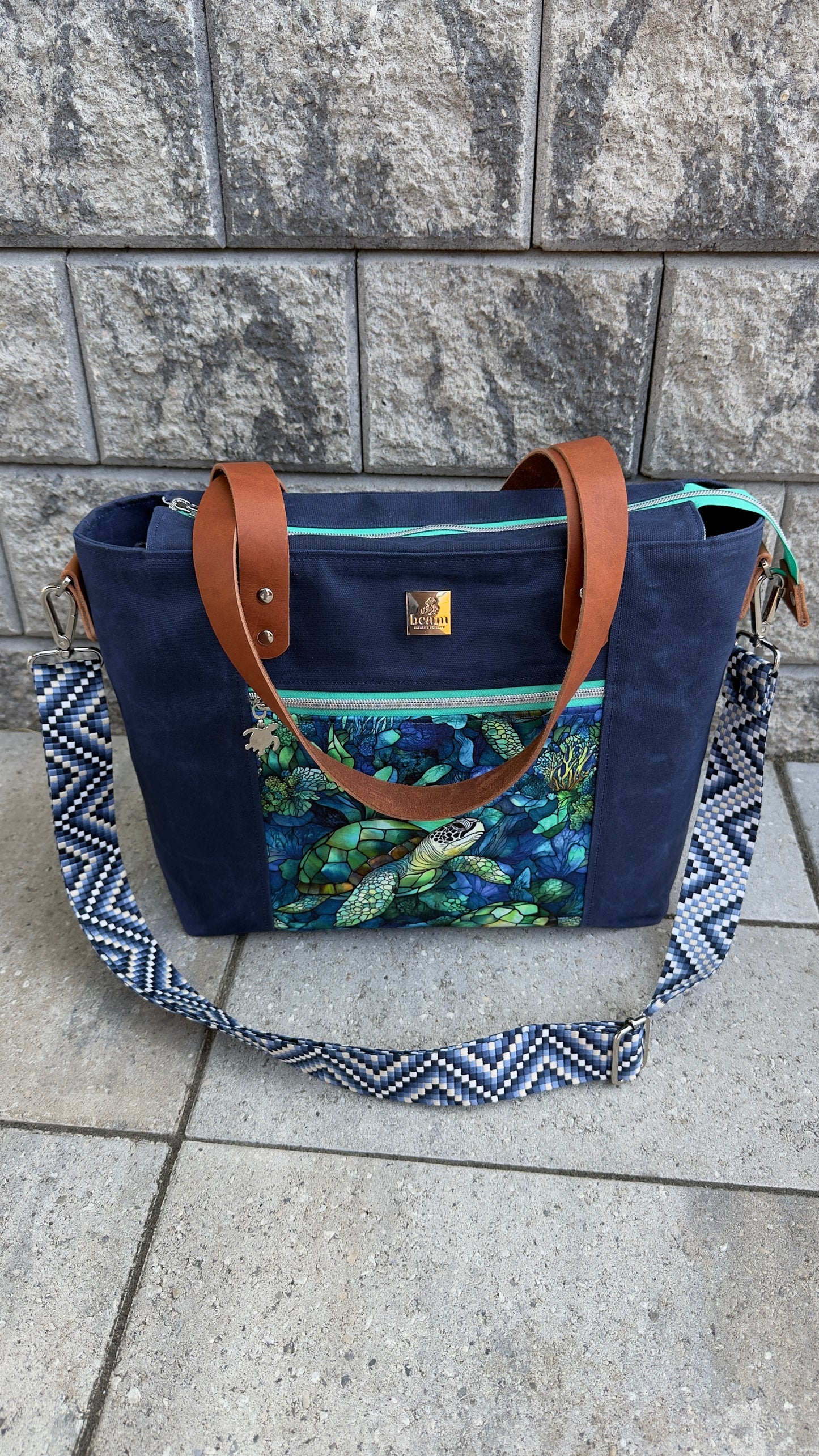 Tote - Turtles in the Sea