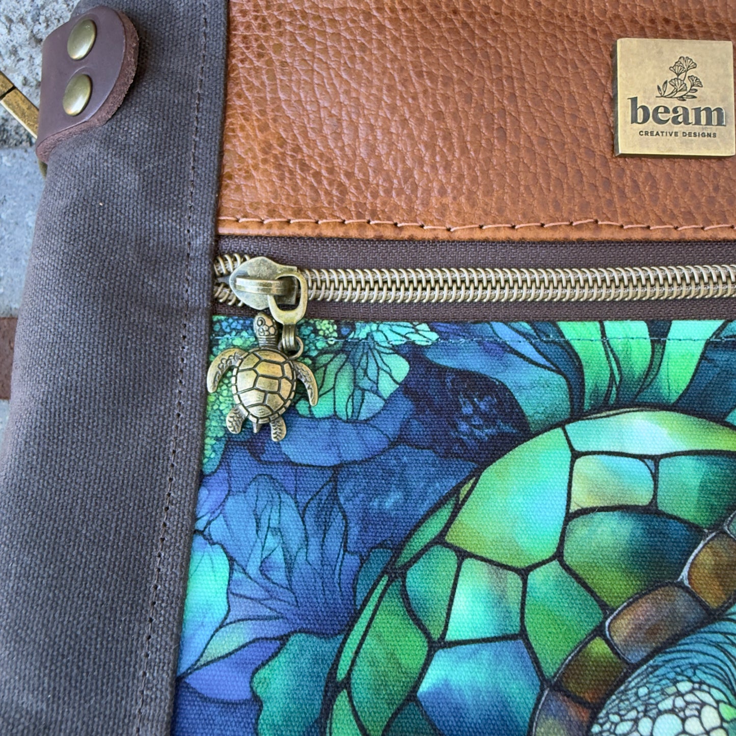 Cambridge Crossbody Bag - Turtles