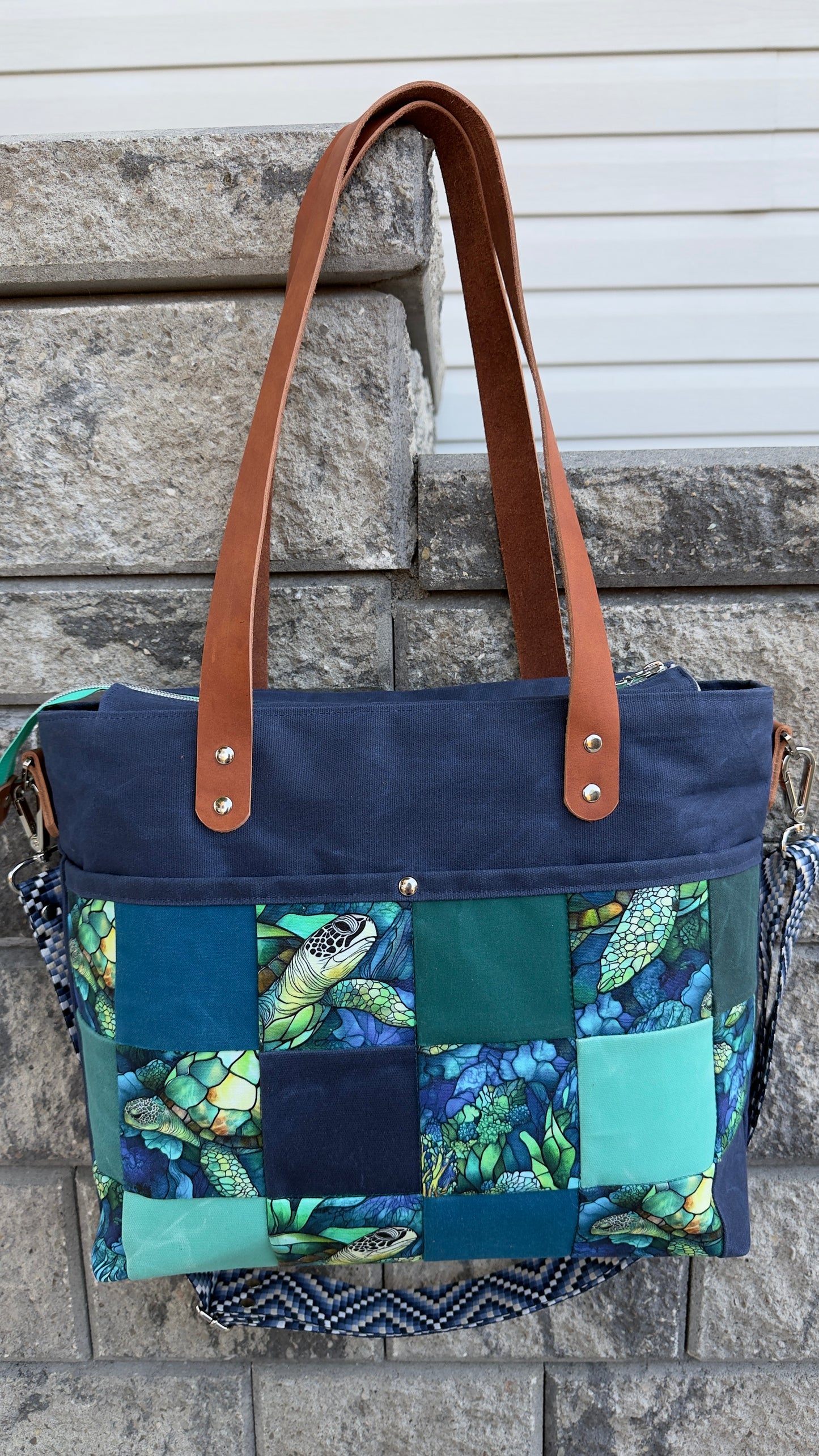 Tote - Turtles in the Sea