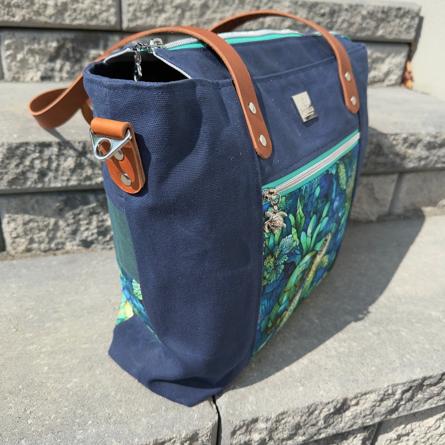 Tote - Turtles in the Sea