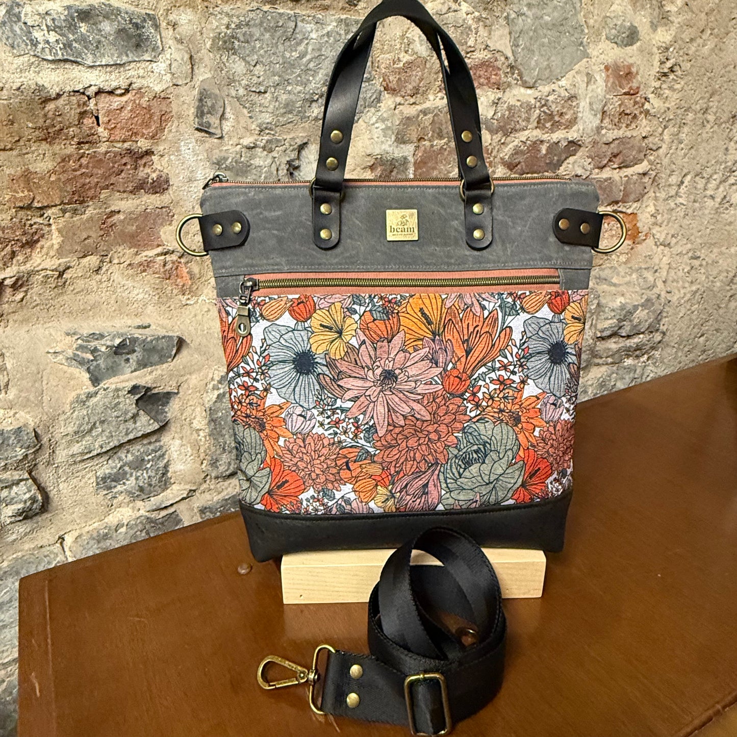 Aberdeen Tote - Dark Wildflowers