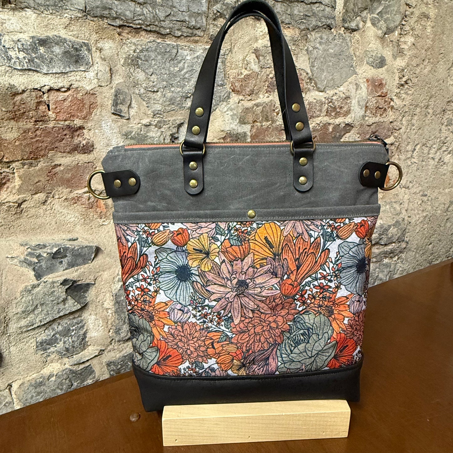 Aberdeen Tote - Dark Wildflowers