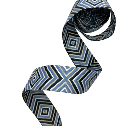 Crisscross Webbing - Lake House