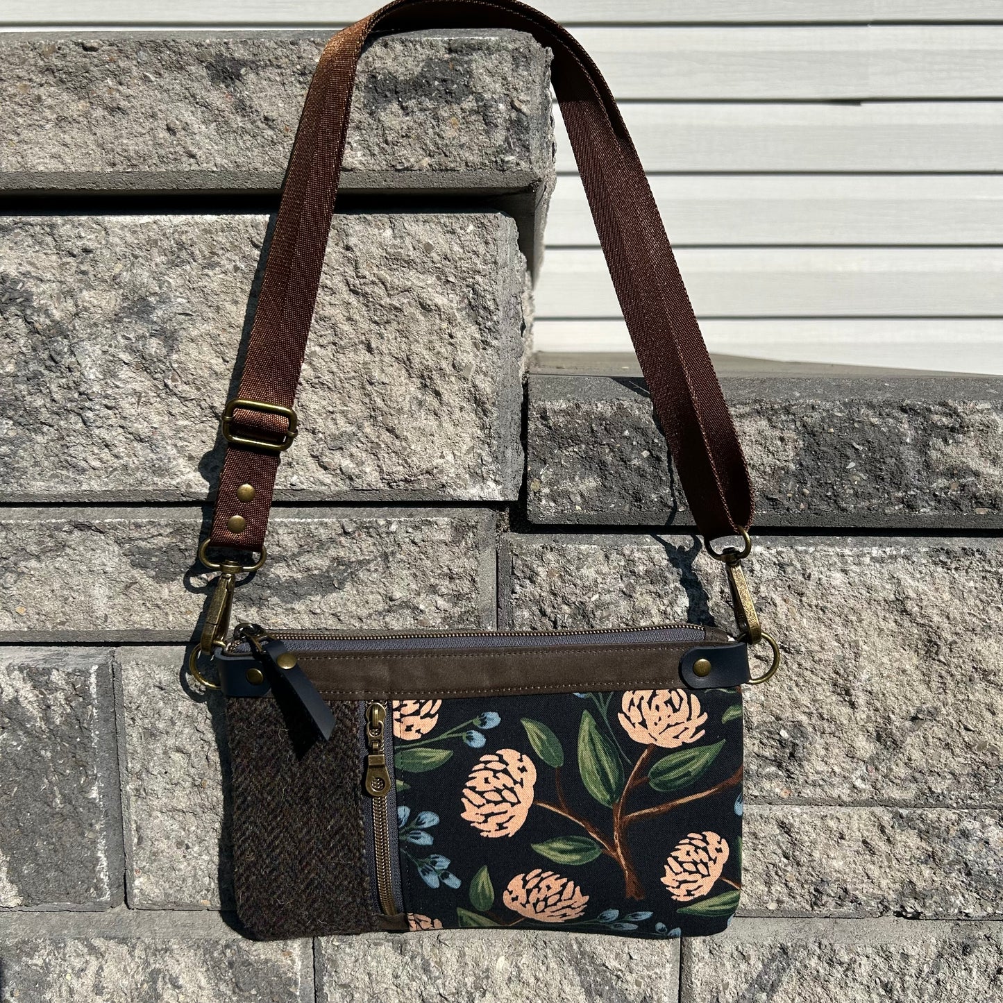 Zippy Crossbody Bag - Navy Floral