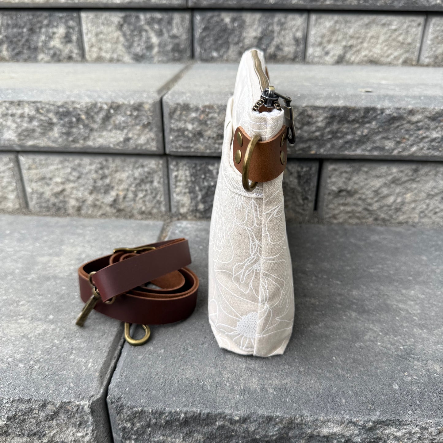 Cambridge Crossbody Bag - Cream Floral