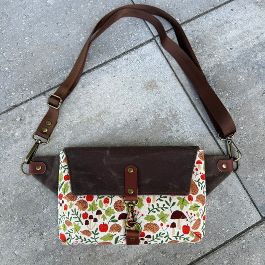 Haralson Crossbody Bag - Hedgehogs