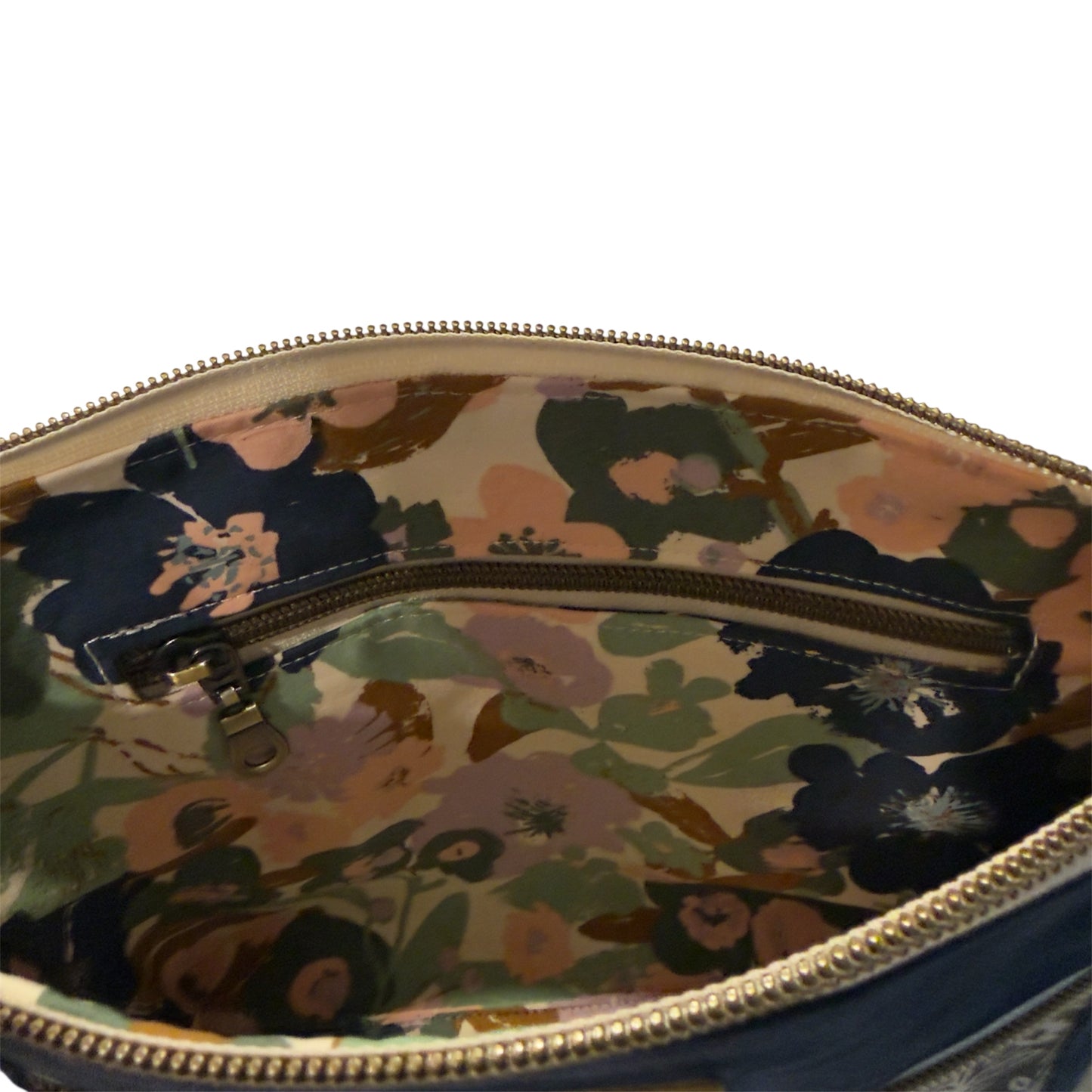 Cambridge Crossbody Bag - Rabbit in the Garden